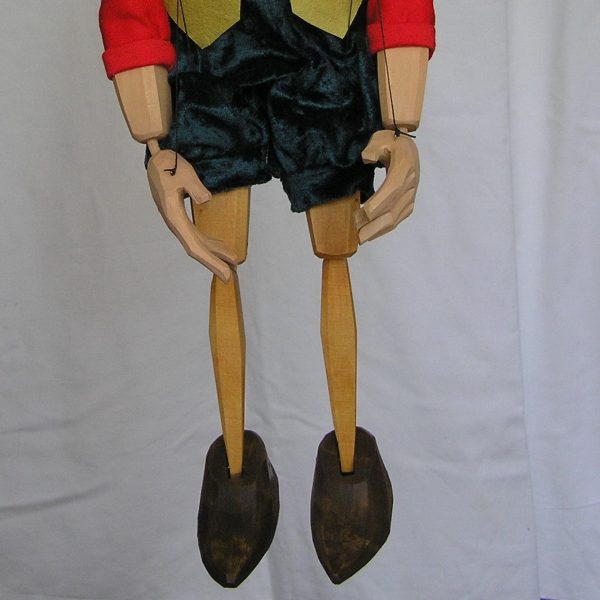 Pippet Pinocchio- detail of legs